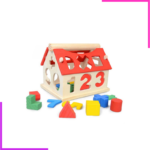 Case en bois avec chiffres, lettres et signes arithmétiques. Méthode Montessori