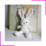 Peluche, compagnon d'éveil bébé